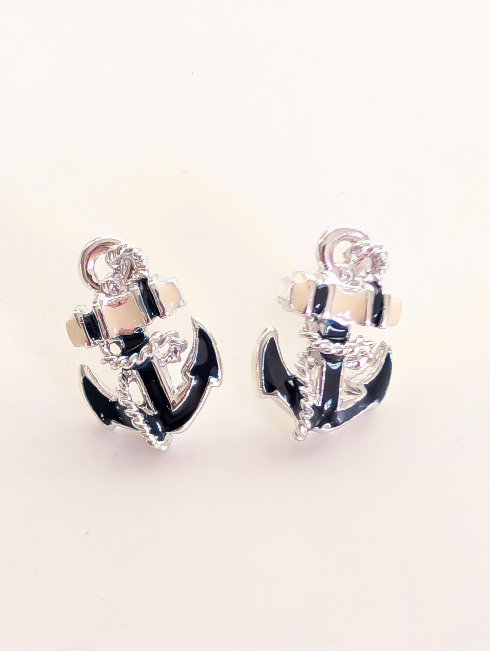 Vintage Classic Silver Tone Enamel Nautical Preppy Twisted Rope Post Earrings